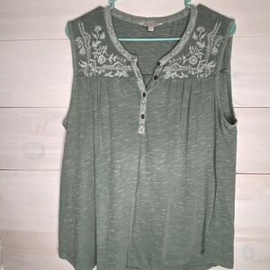 Lucky Brand Women’s Shirt Size Large With A Button Up Accent
